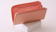 ギリギリサイズなのにお札を快適に出し入れできる！新感覚の「小さい長財布」に春の限定カラーが新登場