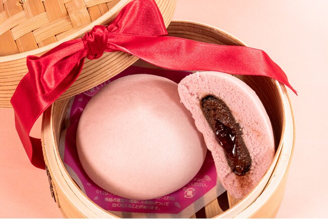 濃厚なチョコレートに果肉入りのつぶつぶいちごソースの「濃い！いちごショコラまん」が1月28日（火）新発売！～累計販売数6000万食突破の極旨黒豚まんがジャパン・フード・セレクショングランプリ初受賞！～