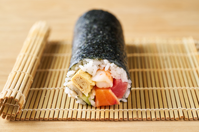 今年の恵方巻、平均価格は1000円超え　昨年比1割超の大幅値上げ　コメ価格の高騰が影響、「海鮮恵方巻」も大幅値上げ相次ぐ