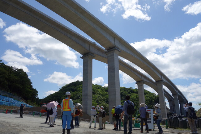 開通前の新名神見学や写真家と歩くフォトツアーなど魅力満載のオリジナルプログラム