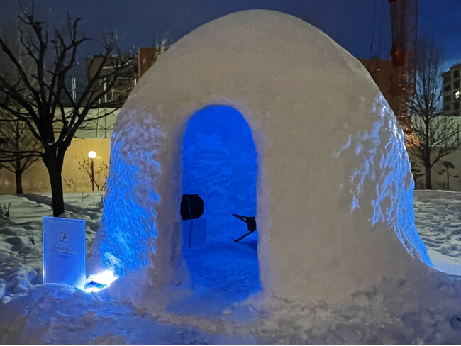 【札幌プリンスホテル】訪日客へのおもてなし日本の冬を代表する雪あそび「かまくら」を体験
