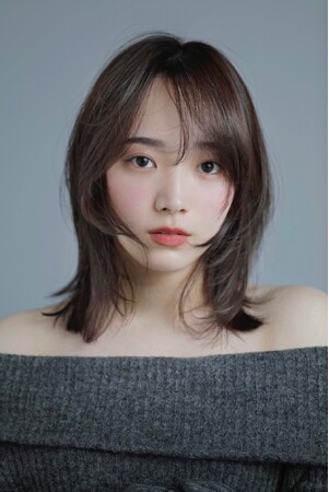 日本一の美容室COAがプロデュースするヘアケアブランド〈COA PLUS(コアプラス)〉から待望のスタイリングに特化した今までにない質感オイル「フレグランスヘアオイル」新発売。