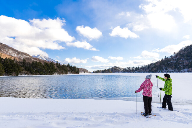 奥日光の新雪を体感できる体験プログラム　休暇村日光湯元では「初めてのスノーシューハイク」を2月3日よりスタート　～お子様の雪遊びデビューにぴったり！「雪遊びファミリープラン」も販売中～