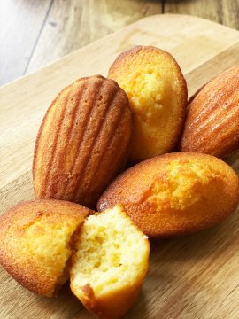 <焼きたて>マドレーヌ ナチュール 313円(税込) <焼きたて>マドレーヌ ナチュール 313円(税込)