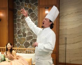 熱唱する偽シェフ 熱唱する偽シェフ