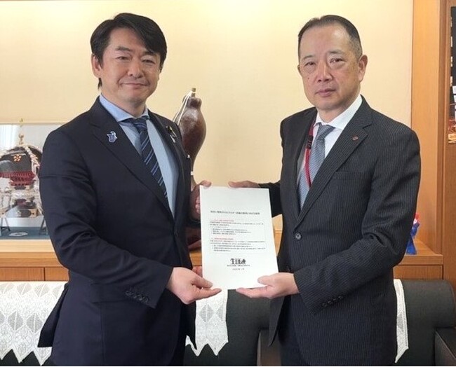 生団連より、加藤明良経済産業省大臣政務官へ「国民に理解されるエネルギー政策の実現に向けた提言」を手交しました
