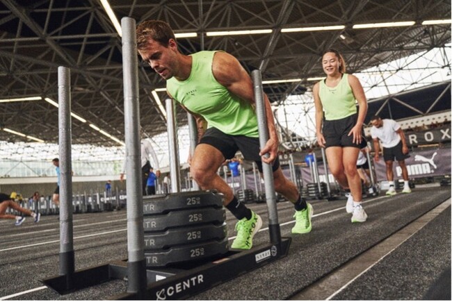 世界的に人気急騰中のフィットネスレース“HYROX”とコラボレーションした「PUMA x HYROX」の新コレクションが登場、2025年8月9日に日本初となるレースがパシフィコ横浜で開催決定！