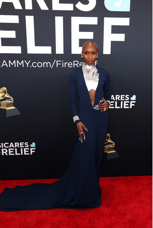 【ルイ・ヴィトン】シンシア・エリヴォ、第67回グラミー賞授賞式にルイ・ヴィトンを着用