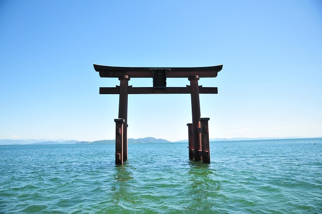 国宝も重要文化財も、京都・奈良に次いで第3位の滋賀県！休暇村近江八幡では、琵琶湖の名所をめぐる「バスで楽しむ『ビワイチ』～琵琶湖一周～」ツアーを実施します