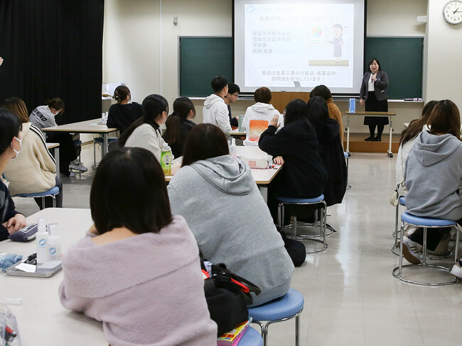 敏感肌用スキンケアブランド「アルージェ」が学生に向けたスキンケア講座を開催