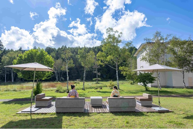 カラオケも卓球もドリンクも！休暇村乗鞍高原にフルサービスのインクルーシブプランが期間限定で登場　ウェルカムスイーツはもちろん、夕食のドリンクはアルコールもOK　女子は彩り浴衣も選べます