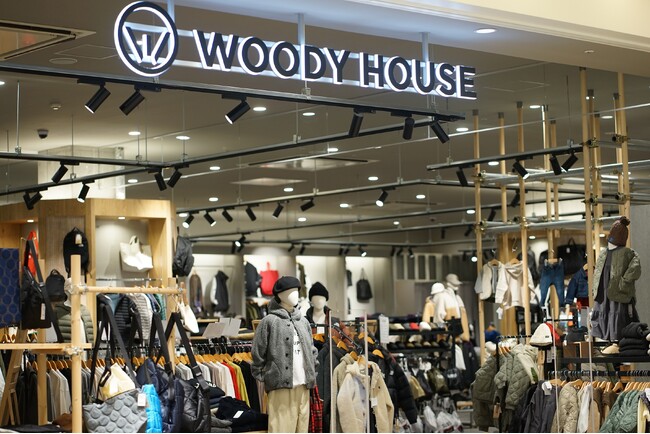 WMS導入で作業時間が1/5に！店舗とEC、倉庫の連携でオムニチャネルを実現する京都のアパレル企業