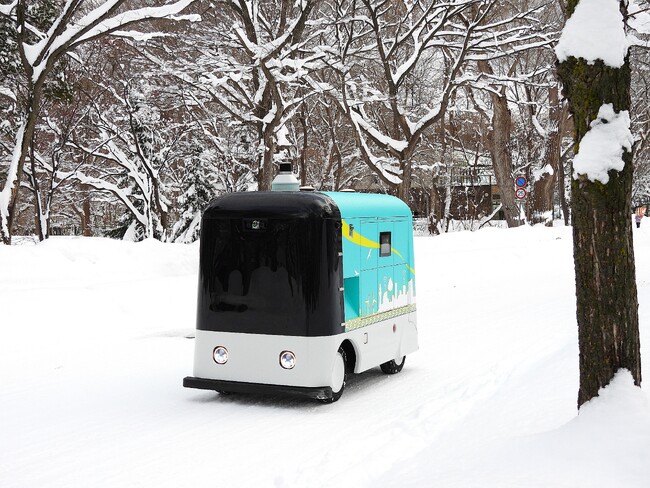 国内初、雪上を走行する中速・中型自動配送ロボットを共同開発、準公道で走行試験成功