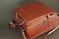 ランドセルを自分で“作れる”革職人による特別キットが登場！お手入れセットなどが付いた「conote」を3月14日まで販売