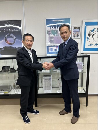 三幸製作所が国際協力NGOへ吸引分娩器を寄贈。カンボジアの農村地のお産を日本の医療機器でささえる。