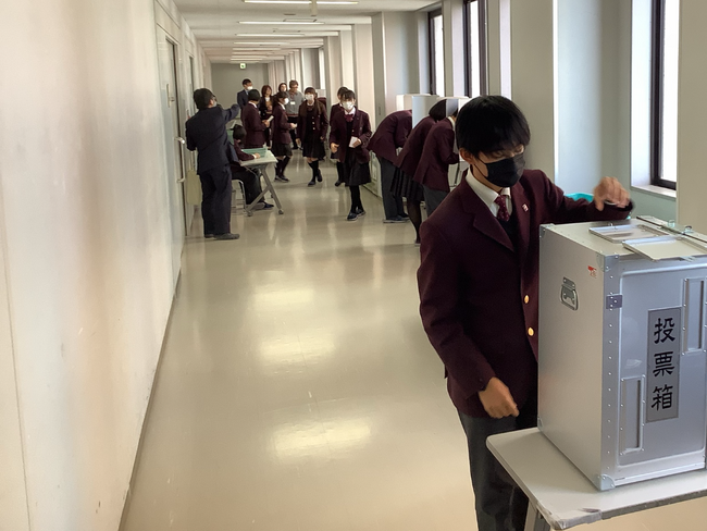 【常翔学園中】１５歳からの主権者教育 ～模擬選挙(投票)から考えよう日本の未来～
