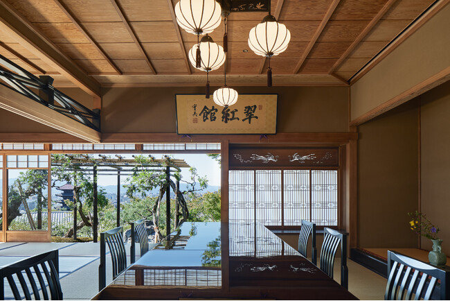 【パーク ハイアット 京都】語りの芸術 “講談” と和洋折衷の美食で堪能する情緒溢れる春の宵～「山荘 京大和」とのコラボレーションディナーイベント 『春宵会（しゅんしょうかい）』 を開催～
