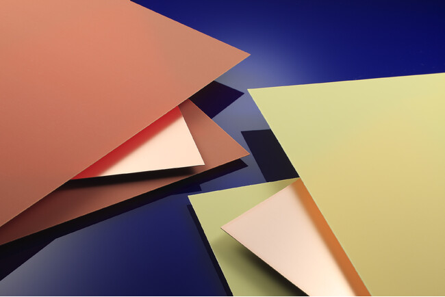 シミュレーションで次世代半導体パッケージ向け低熱膨張銅張積層板を開発