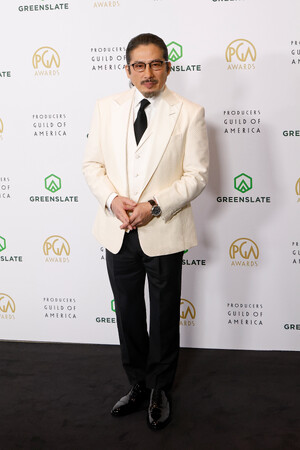 真田広之が第36回プロデューサーズ・ギルド・アワードでダンヒルを着用