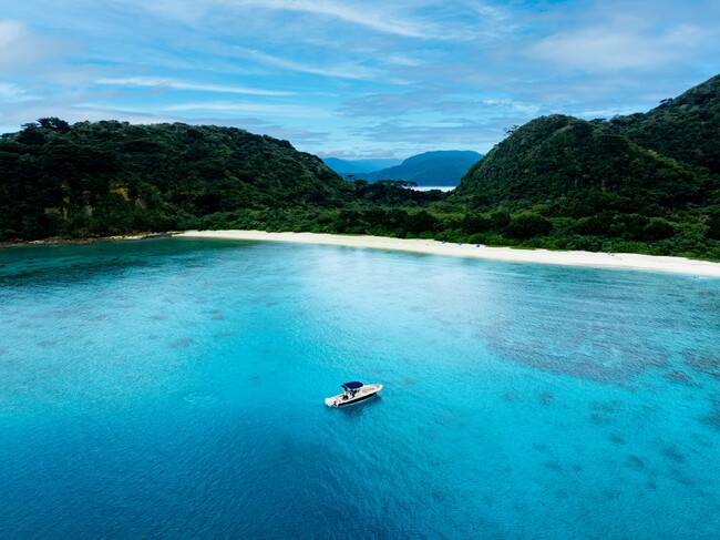 【西表島ホテル】船でしか行けない秘境まで、西表島が見せるさまざまな表情を堪能し尽くす「西表島一周プライベートクルーズ」開催