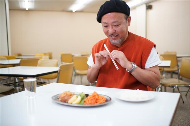 「10分どん兵衛」はなぜウマいのか？　マキタスポーツが独自すぎる食作法を追求した新刊『グルメ外道』が、3月17日に発売決定！