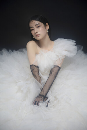 【NEW】aim札幌店から非日常的なモノトーンの世界観のウェディングフォトが新登場！