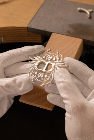 【DIOR】2025‐2026年ウィンター メンズ コレクションに登場したアクセサリー「シャトレーヌ」