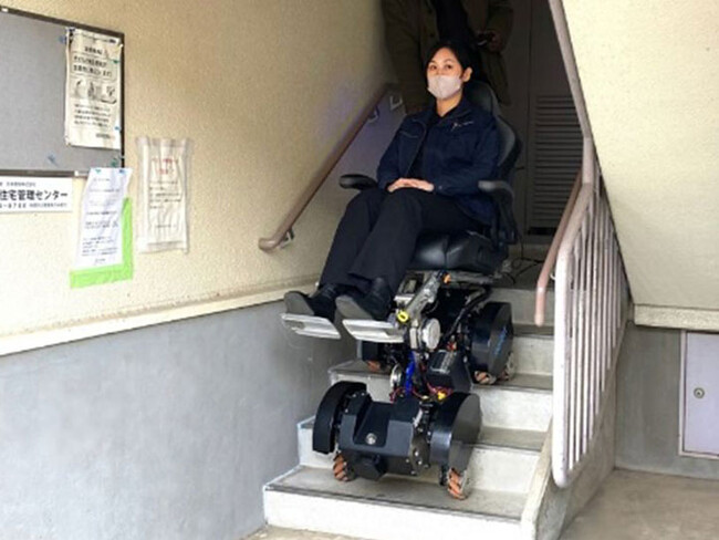 エレベーターのない団地での、革新的な移動手段を体験！　スマホで呼べる車椅子ロボット「movBot(R)ACE-Stair」試乗イベント開催のお知らせ