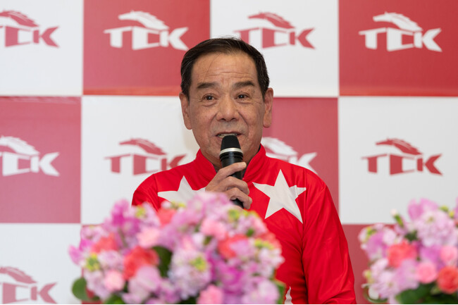 的場 文男騎手の引退会見を実施