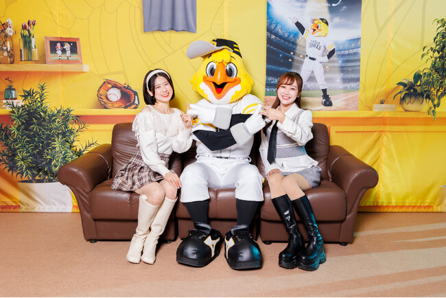 12球団初!球団マスコットと写真撮影ができる専用スタジオ誕生!