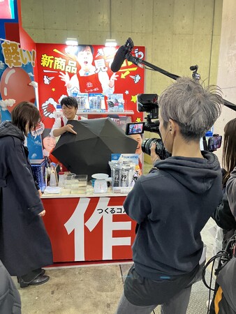 新商品「瞬撥水Tsukumo傘」2025年5月発売決定！ ～驚きの撥水性能で雨の日も快適に～