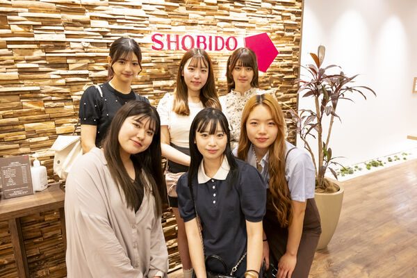 粧美堂が美容の専門スクール「ヴィーナスアカデミー」との産学協同プロジェクトの一環として、新ブランド「Bell LaFata（ベル ラファータ）」を開発
