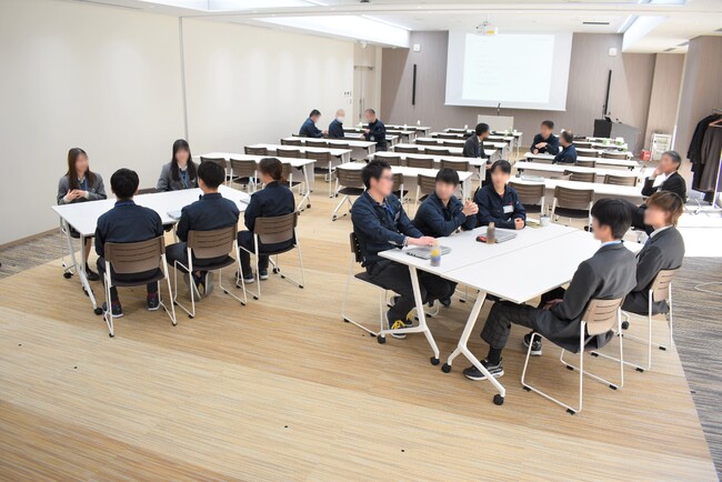 【クミアイ化学】「高校生のための食育プログラム 食料生産に関するグループディスカッション」の表彰式と研究所見学会を実施しました。