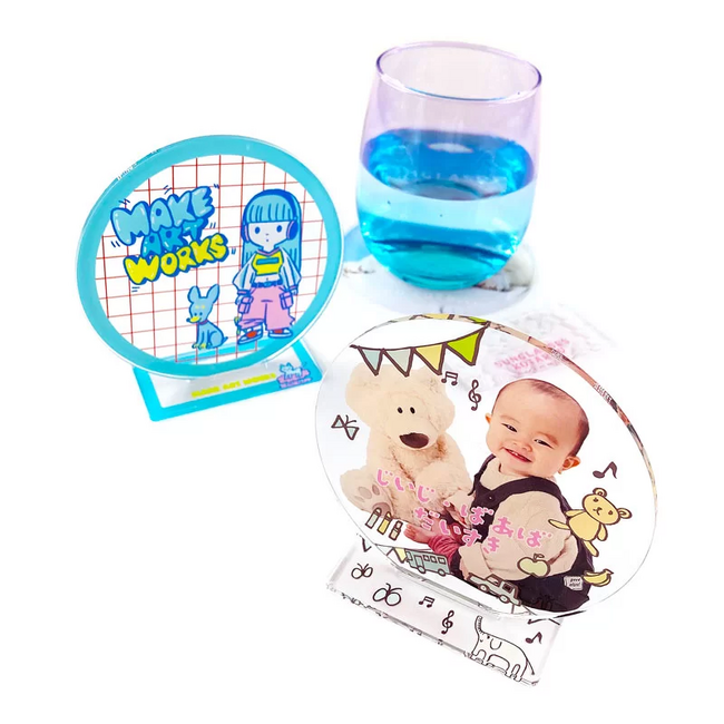 ME-Qの高品質なオリジナルアクリルコースタースタンドが新登場！1個から作成可能な推し活＆ギフトに最適！（2025/02/25）
