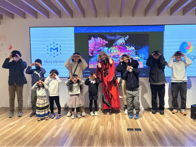 VRアート体験イベントが大盛況！小中学生がデジタル空間に3Dの絵を描く新体験を満喫