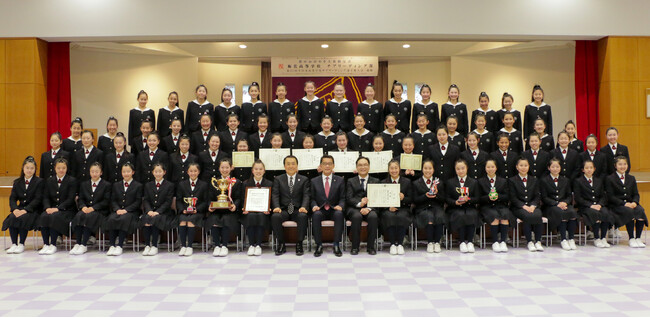 梅花高等学校チアリーディング部へ「豊中かがやき大賞」を贈呈　大会初の大技成功で優勝