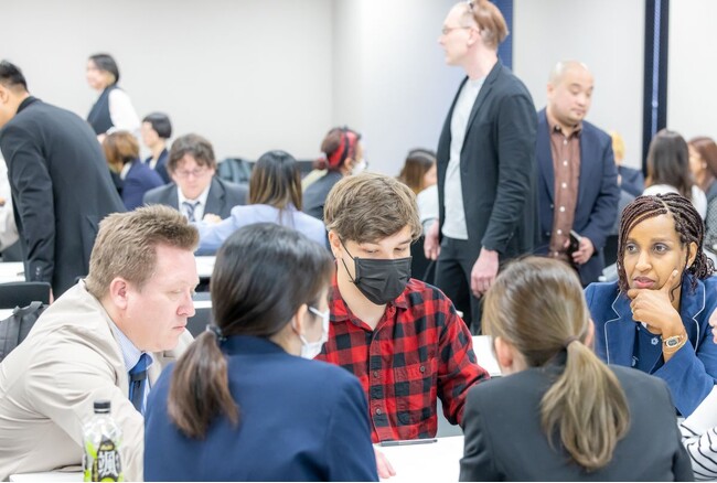 教育の新たなスタンダードを築く挑戦。英語教育のアライブ、外国人専属講師の TESOL 資格取得率 75% を達成！さらに、英語で理工系を教えるSTEM スクールの外国人講師は100%理工系学位!
