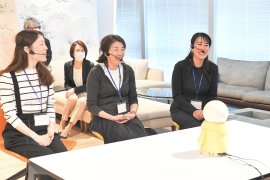 40代50代を対象にした「認知症予防のための会話」体験会の様子 40代50代を対象にした「認知症予防のための会話」体験会の様子