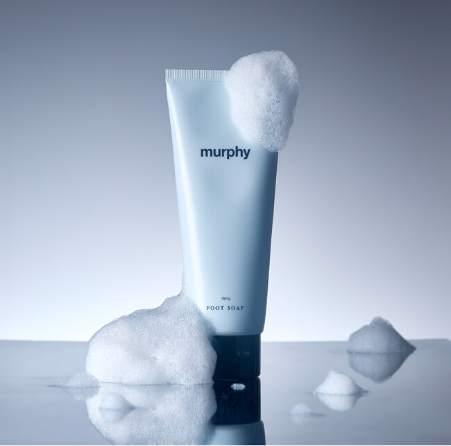 夏より臭いやすい“春の汗”、体臭・加齢臭*に殺菌有効成分**が足と全身のニオイのもと***を徹底洗浄　murphy(マーフィー）「薬用フットソープ」3月1日新発売