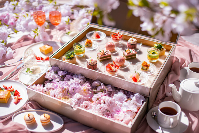 「グラングリーン大阪 南館GRAND OPEN記念特別企画」桜と共に、心躍る“桜とストロベリーのアフタヌーンティー”を期間限定でご提供いたします。