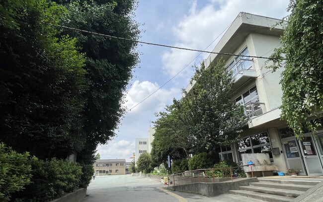 和光市白子小学校「さくらまつり」にて紫外線を見る体験ブースを出展