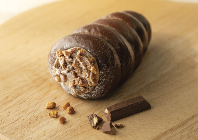 「GODIVA Bakery ゴディパン」一番人気のコロネに、季節限定商品が登場！「季節のコロネ （ミルクチョコレートクランチ）」