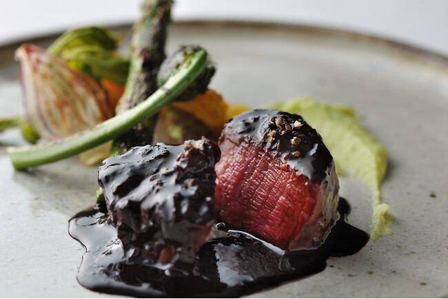 【リゾナーレ那須】アスパラや山菜、苺など旬の味覚を堪能できる春限定のディナーコースをメインダイニング「OTTO SETTE NASU」にて提供