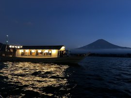 河口湖唯一の湖上レストラン 河口湖唯一の湖上レストラン