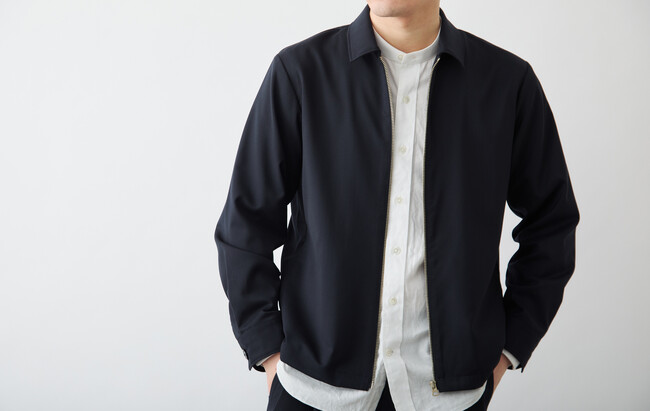 ウールギャバジン×ヴィンテージ。高級感漂う艶が美しい「Washable Merino ウールスイングトップ」登場