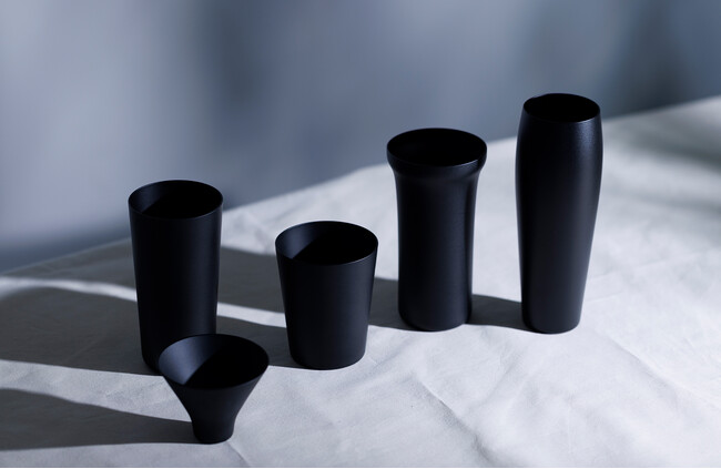 kuros’が満を持してオススメする『透過しない漆黒の硝子』