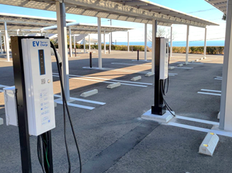 EV充電器をホテルやゴルフ場など全33施設に設置