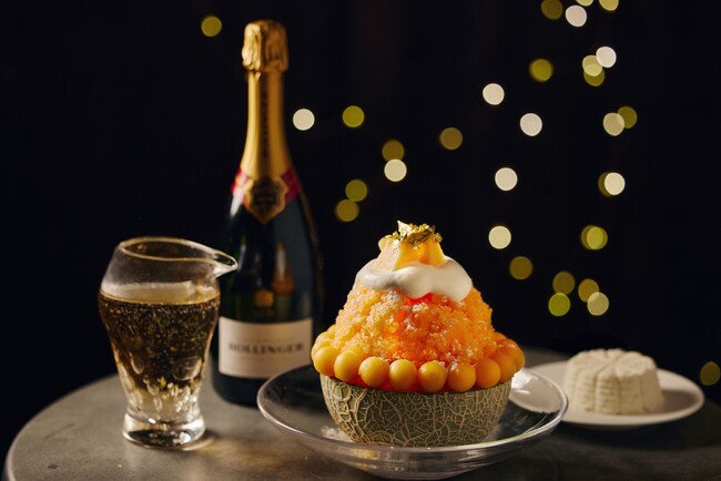 【トマム】メロン丸ごと1玉を贅沢に、シャンパンを注いでさらに楽しめる「赤肉メロンの贅沢かき氷」を提供