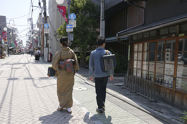 職人技で和装にも合う鞄作り。