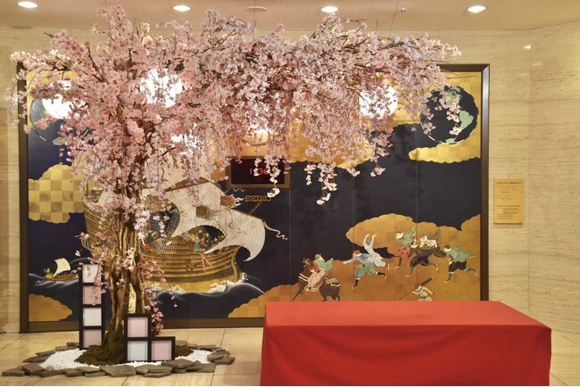ホテルでお花見気分！新たな門出を祝う、しだれ桜のフォトスポットが登場！春限定の“さくらパン”も期間限定で販売